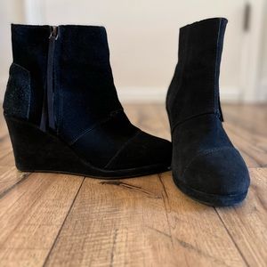 Black suede Tom’s, lightly used.